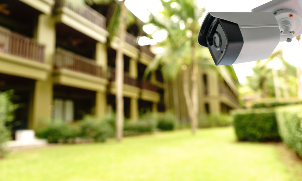 Camera’s in en om je gehuurde vakantiehuis, mag dat wel en wat kun je doen?