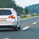 Na hoelang onnodig links rijden kun je een boete krijgen? En hoe hoog is die boete?