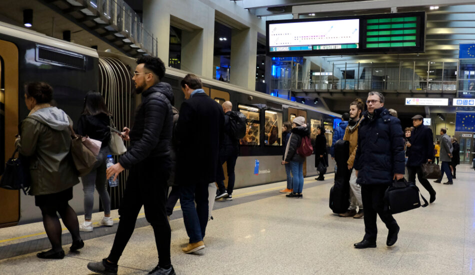 Mensen in de metro België.