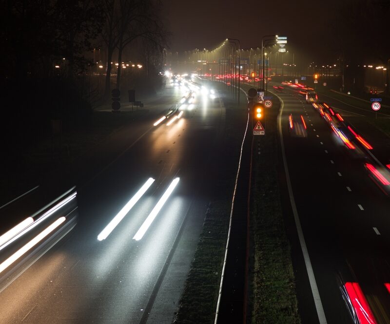 Hoe druk is de kerstvakantiespits in 2025? Rustig verkeer in Nederland, lange files in het buitenland