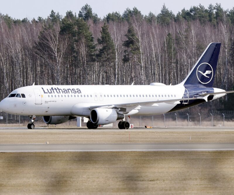 Staking bij Lufthansa op vrijdag 10 april: vrijwel alle vluchten van en naar Schiphol geannuleerd