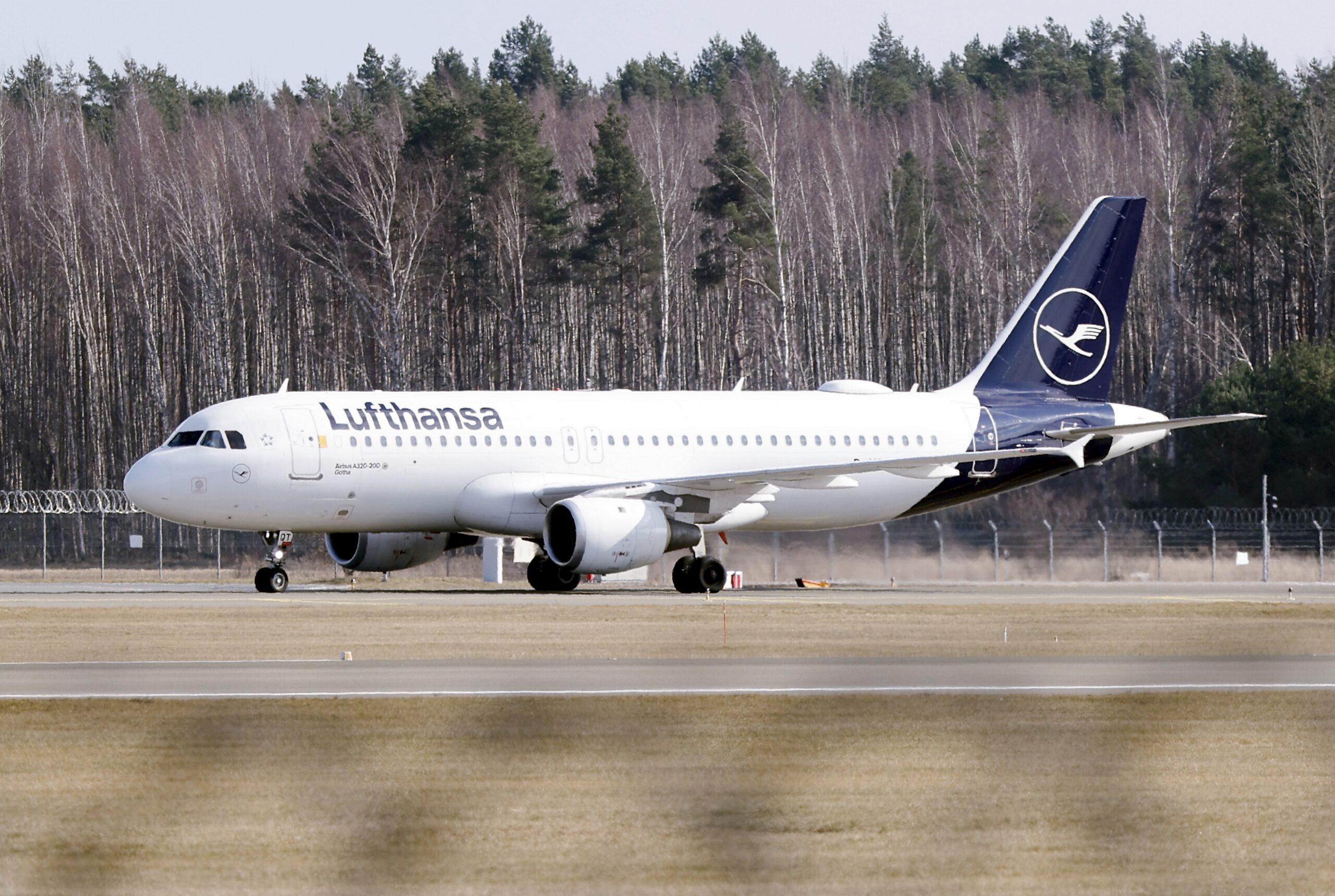 Staking bij Lufthansa op vrijdag 10 april: vrijwel alle vluchten van en naar Schiphol geannuleerd