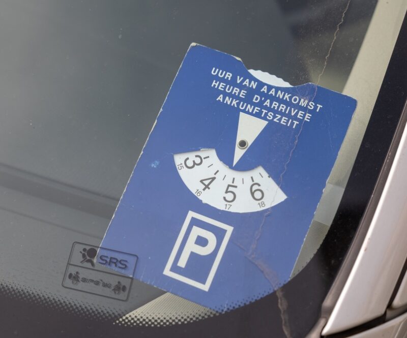 Mag je de blauwe parkeerschijf ook buiten Nederland gebruiken?