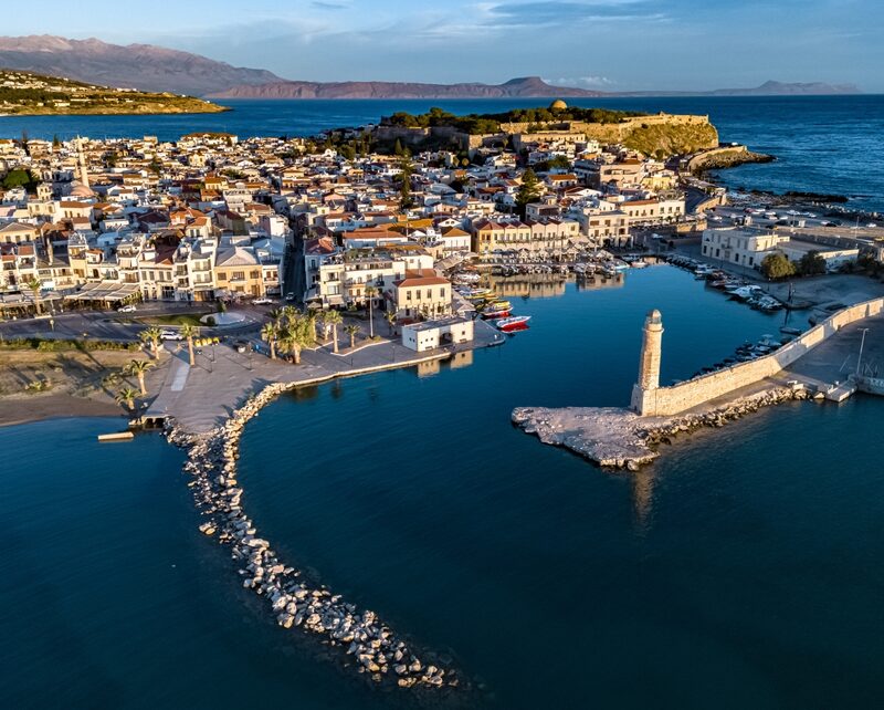 Zomerpuzzel: maak de haven van Rethymno op Kreta compleet