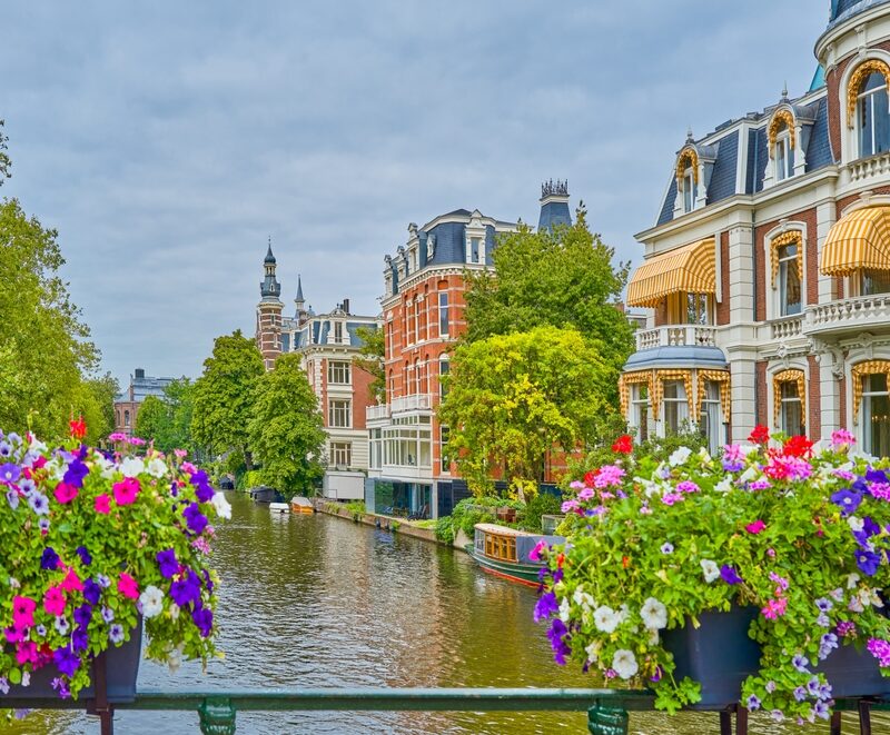 Het veiligste land om naartoe te reizen in 2026? Volgens Berkshire Hathaway Travel Protection is dat Nederland, veiligste stad is Reykjavik