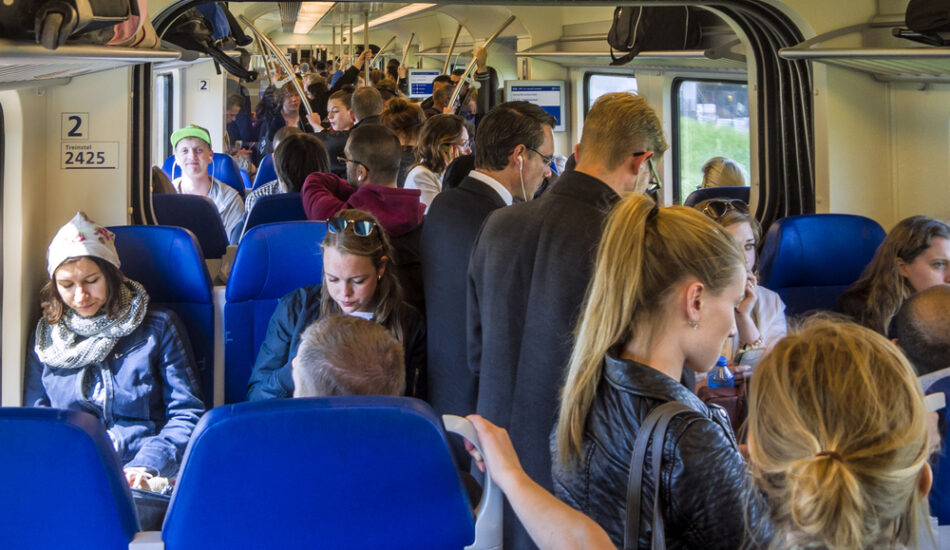Hogere boetes voor zwartrijders openbaar vervoer: zoveel kost het en dit kun je doen als je vergeten bent in te checken