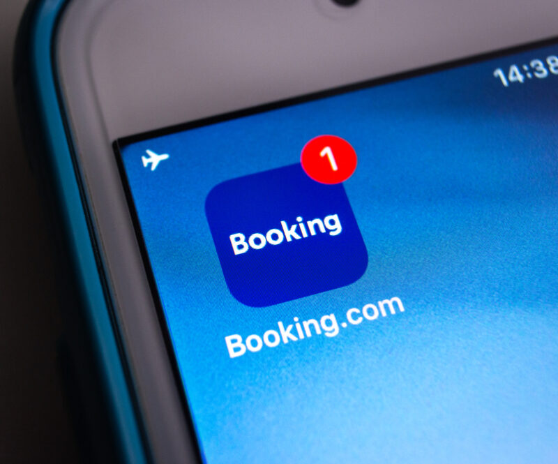Honderden mensen slachtoffer van oplichting door groot beveiligingslek bij Booking.com