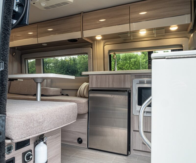 Een tweedehands camper kopen: wat kost het en waar moet je op letten?