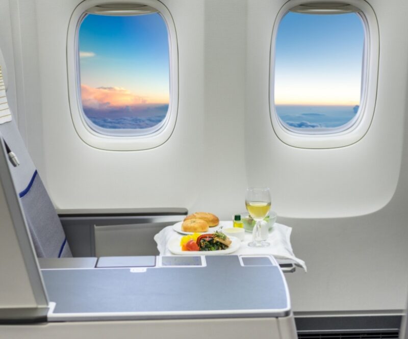 Business class vliegen zonder de hoofdprijs te betalen? Deze tips kunnen daarbij helpen