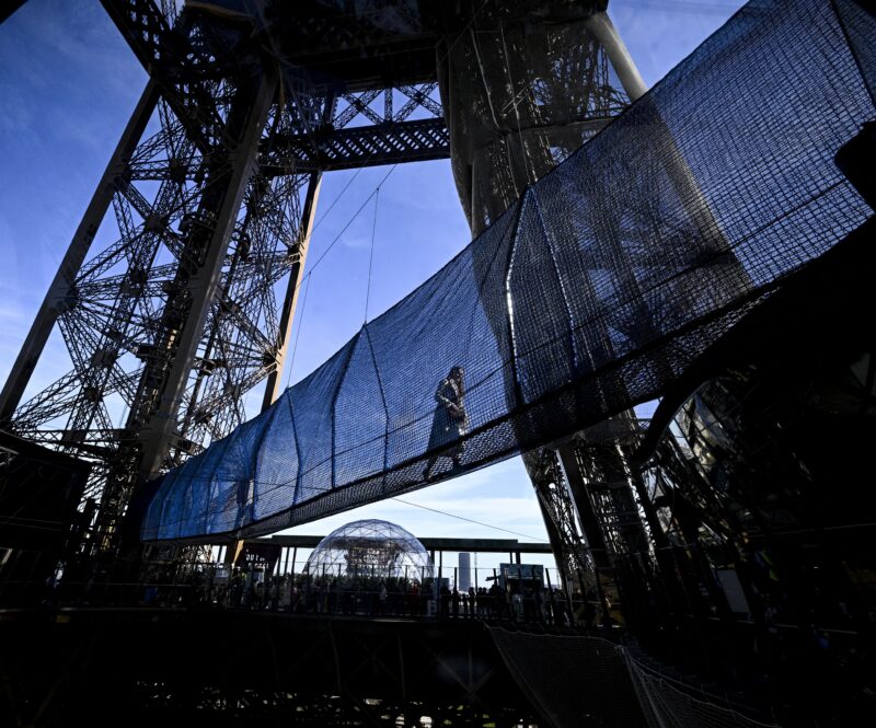 Tijdelijke hangbrug op de Eiffeltoren tot 3 mei 2026: zo kun je erop