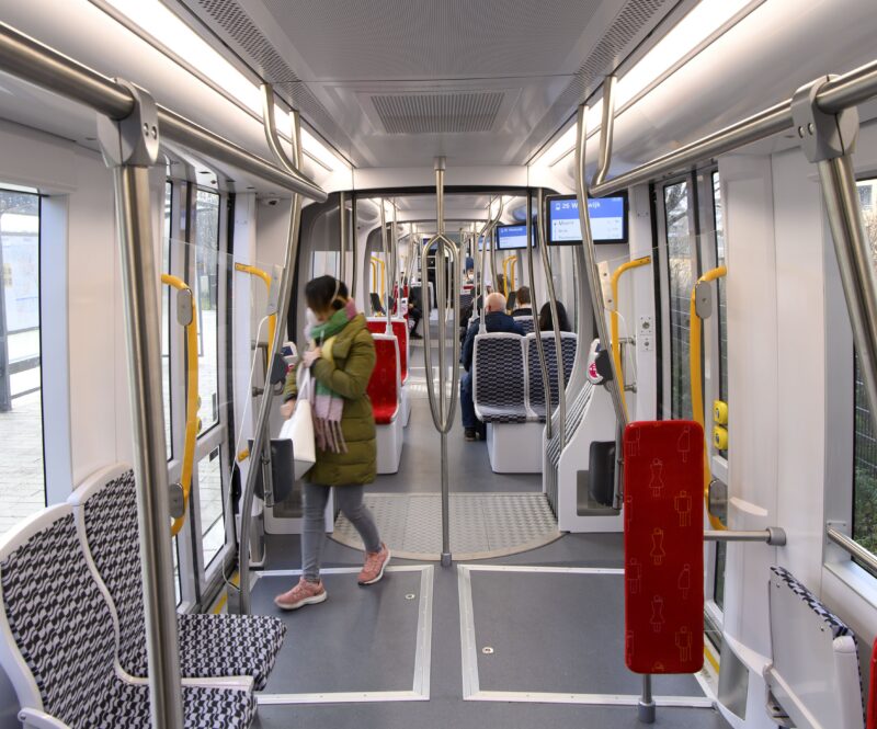 Om deze reden hoef je geen gordel te dragen in de bus, tram en trein