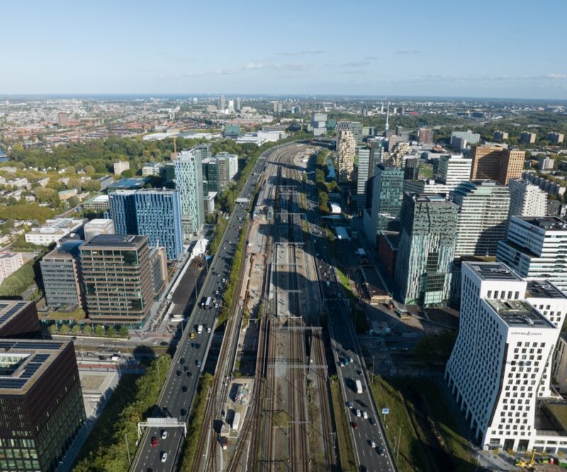 Een bekeuring vanuit de lucht? In Amsterdam voert de politie verkeerscontroles uit met drones