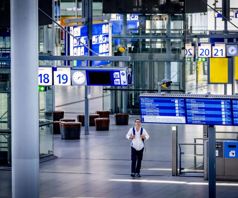 Op 9 september staakt het OV in Nederland voor 24 uur: treinen, bussen, trams, metro’s en ponten buiten dienst
